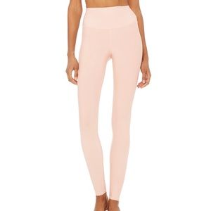 Alo Yoga Leggings in Nectar